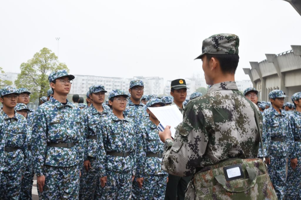 【2022新生季】军训收官：再见，迷彩时光